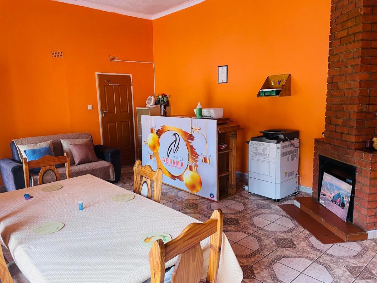 Abrama Bed And Breakfast Francistown Buitenkant foto
