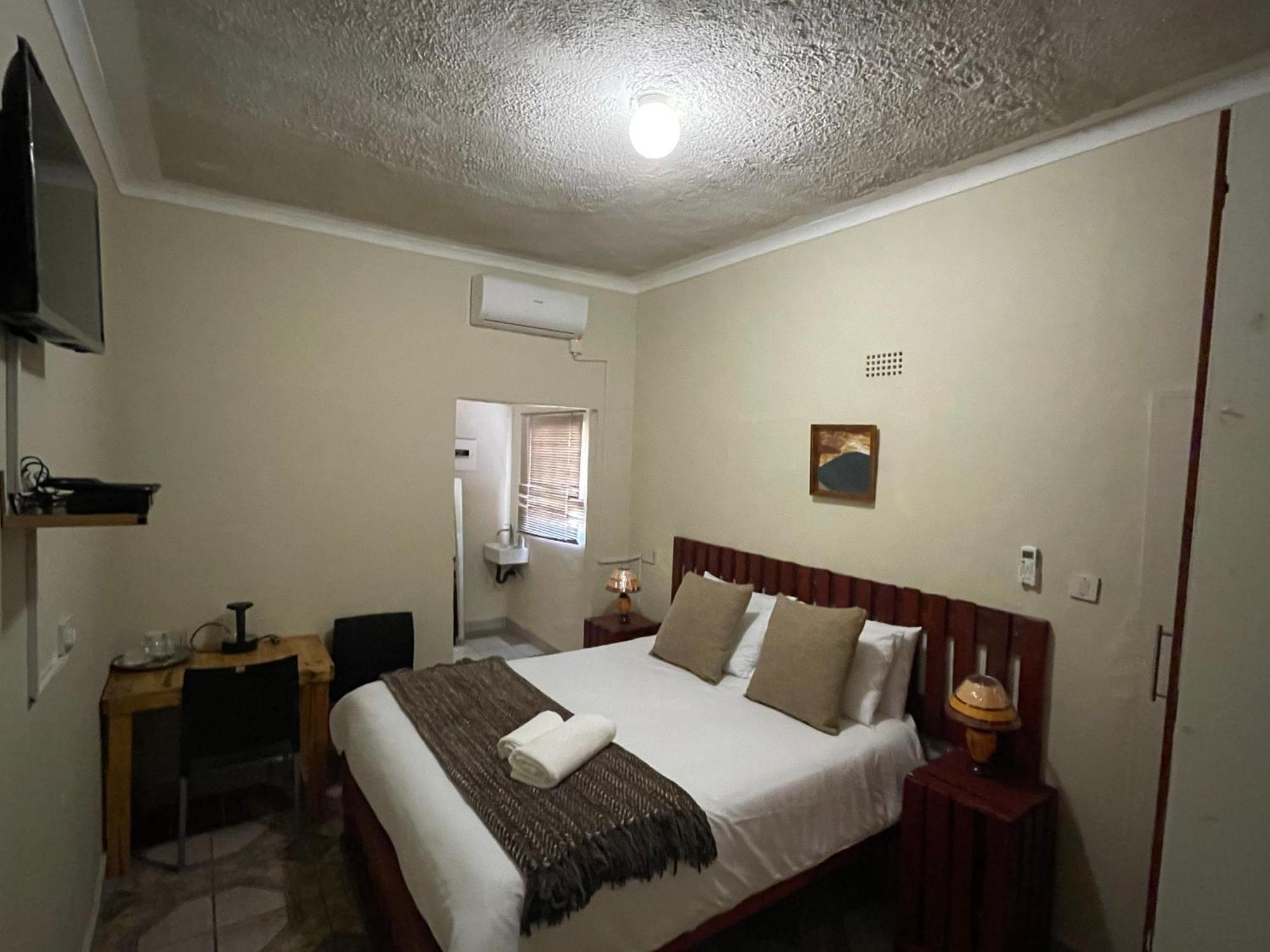 Abrama Bed And Breakfast Francistown Buitenkant foto