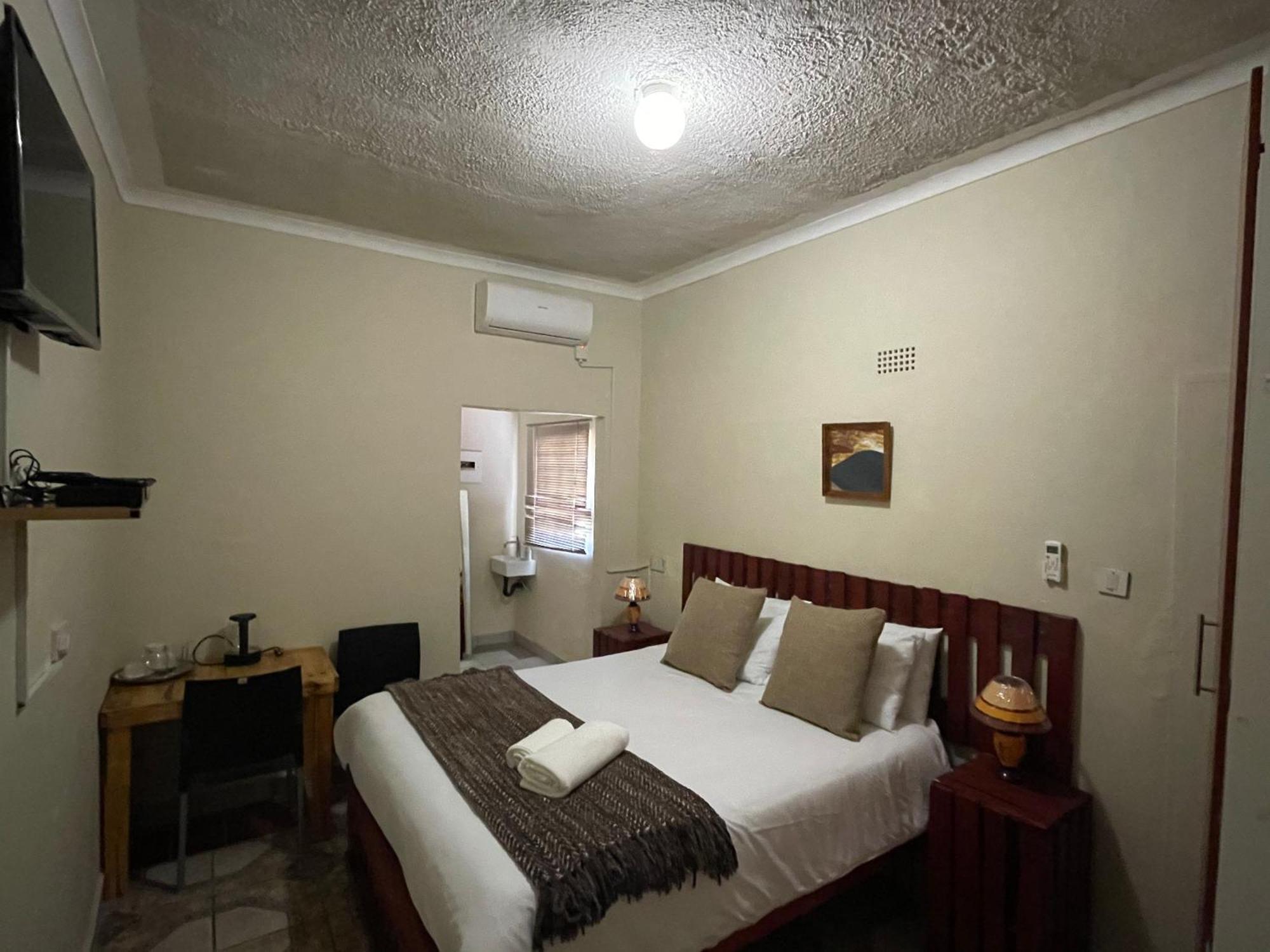 Abrama Bed And Breakfast Francistown Buitenkant foto