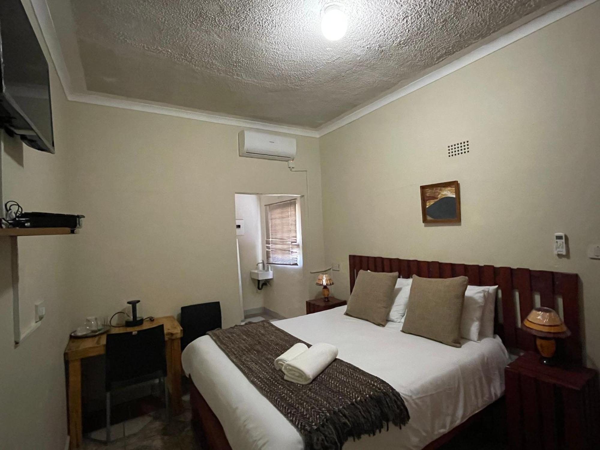 Abrama Bed And Breakfast Francistown Buitenkant foto