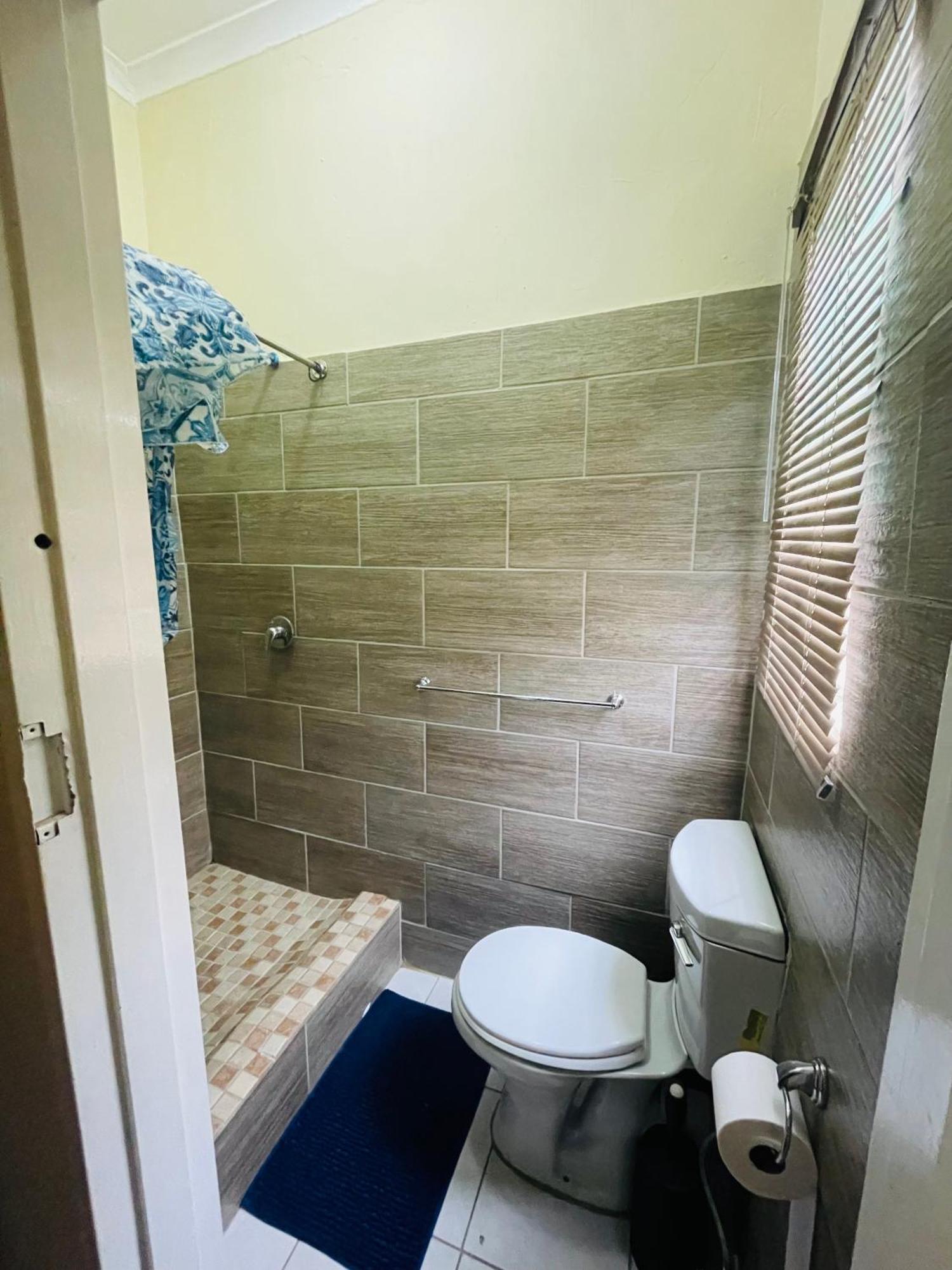 Abrama Bed And Breakfast Francistown Buitenkant foto
